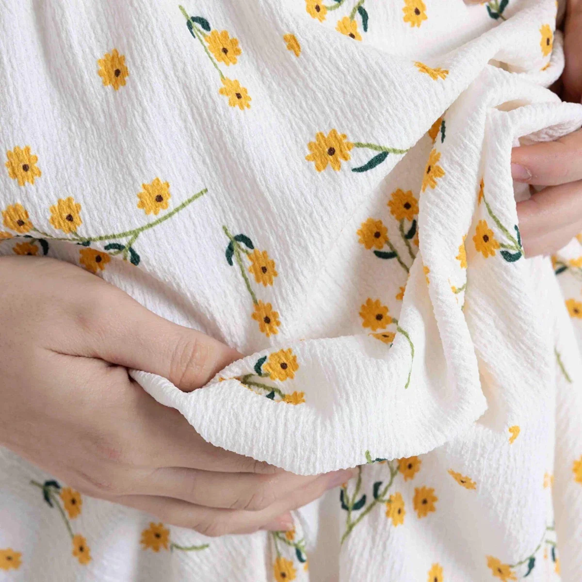 Baby Mom Maternity Dress Daisy Print - Ecru Printed - Image 4