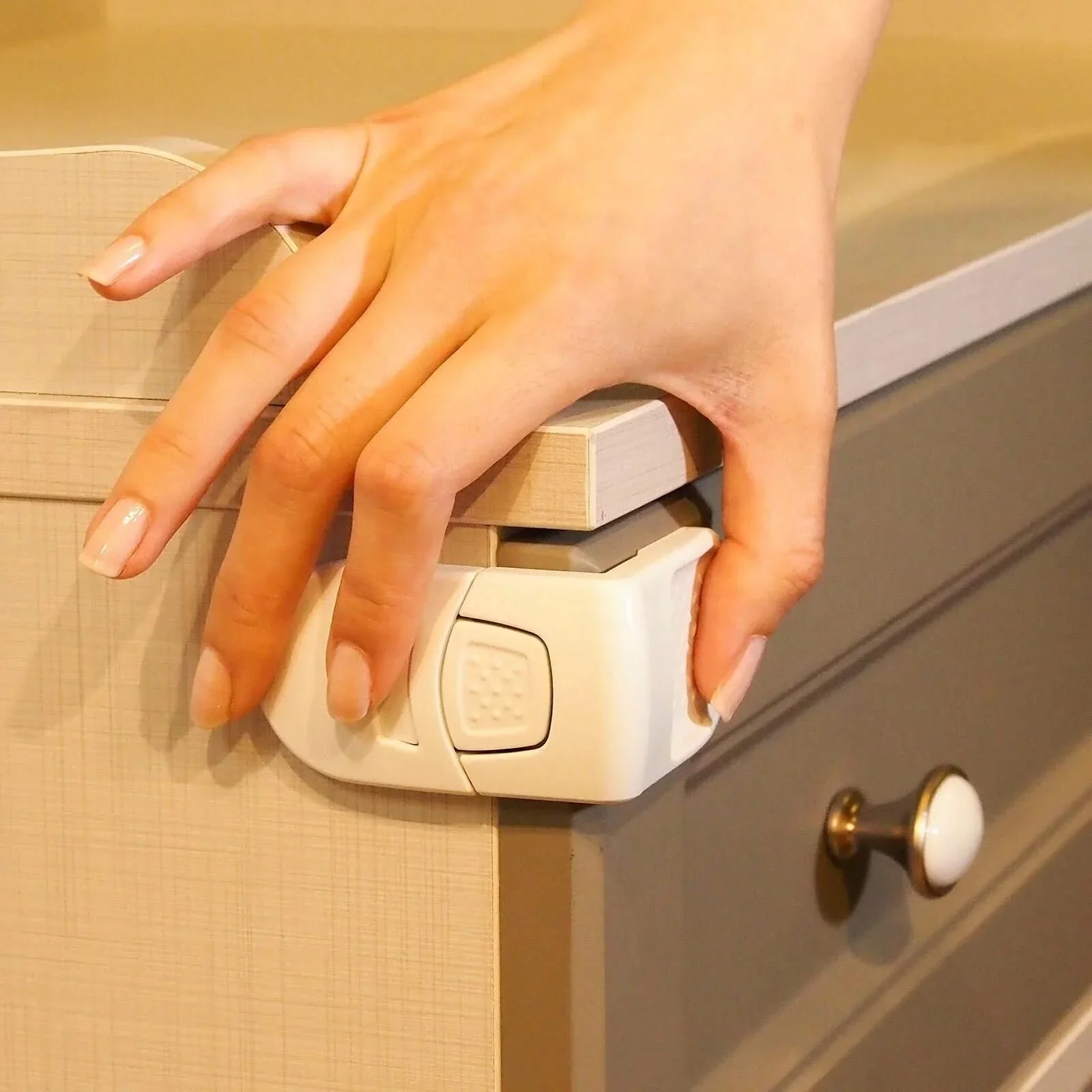 baby plus Double-Buttoned Drawer Lock - Image 5