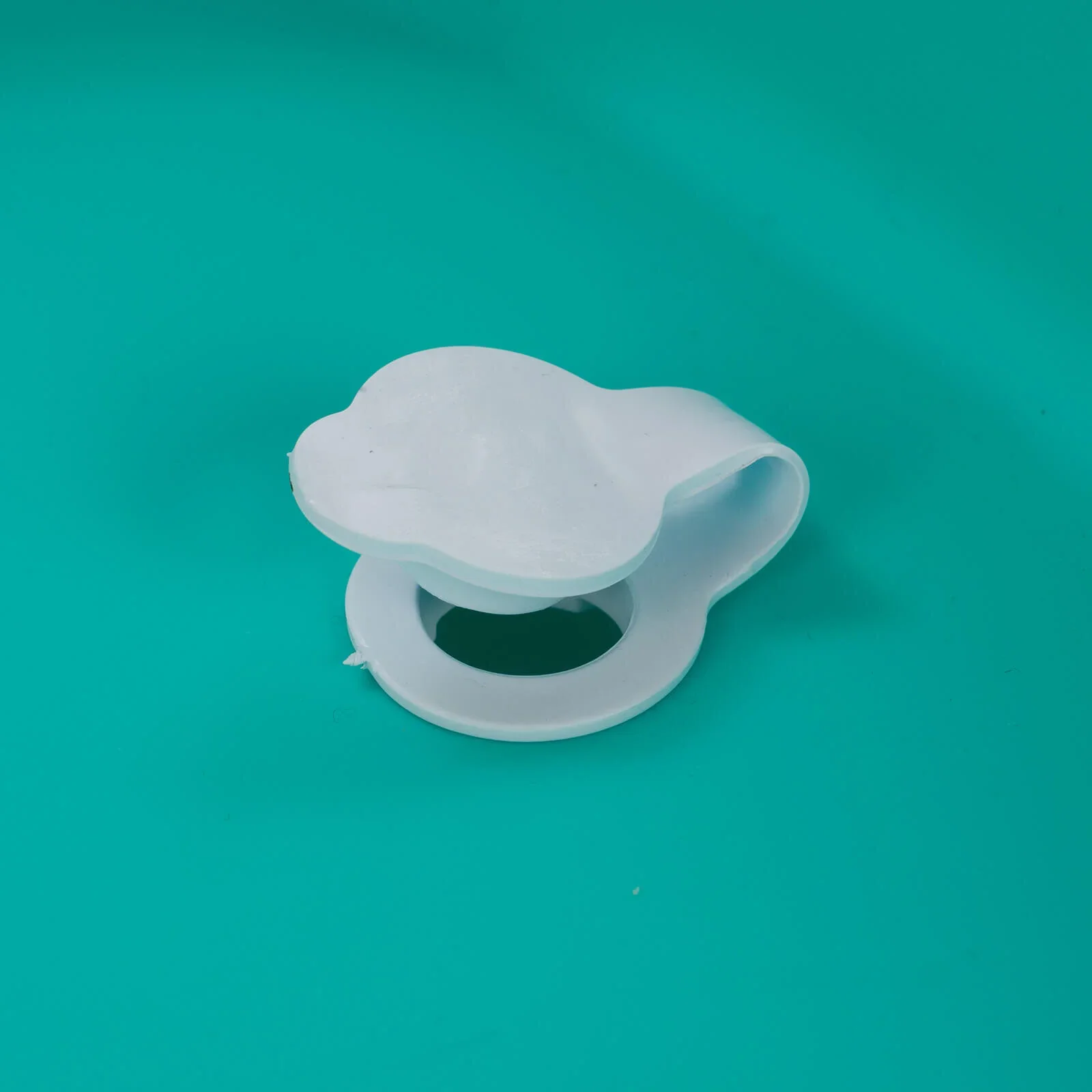 baby plus Foldable Bathtub with Plug - Image 6