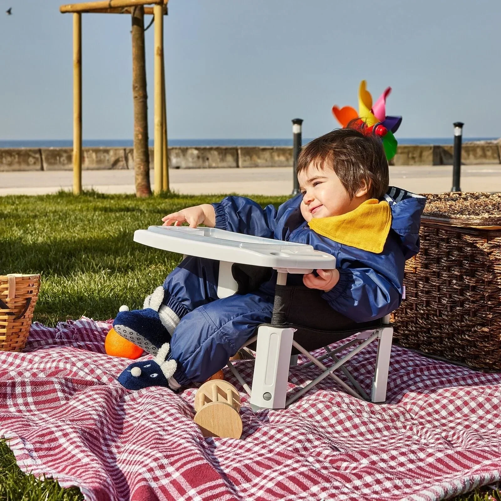 baby plus Picnic Booster Highchair - Dark Grey - Image 17