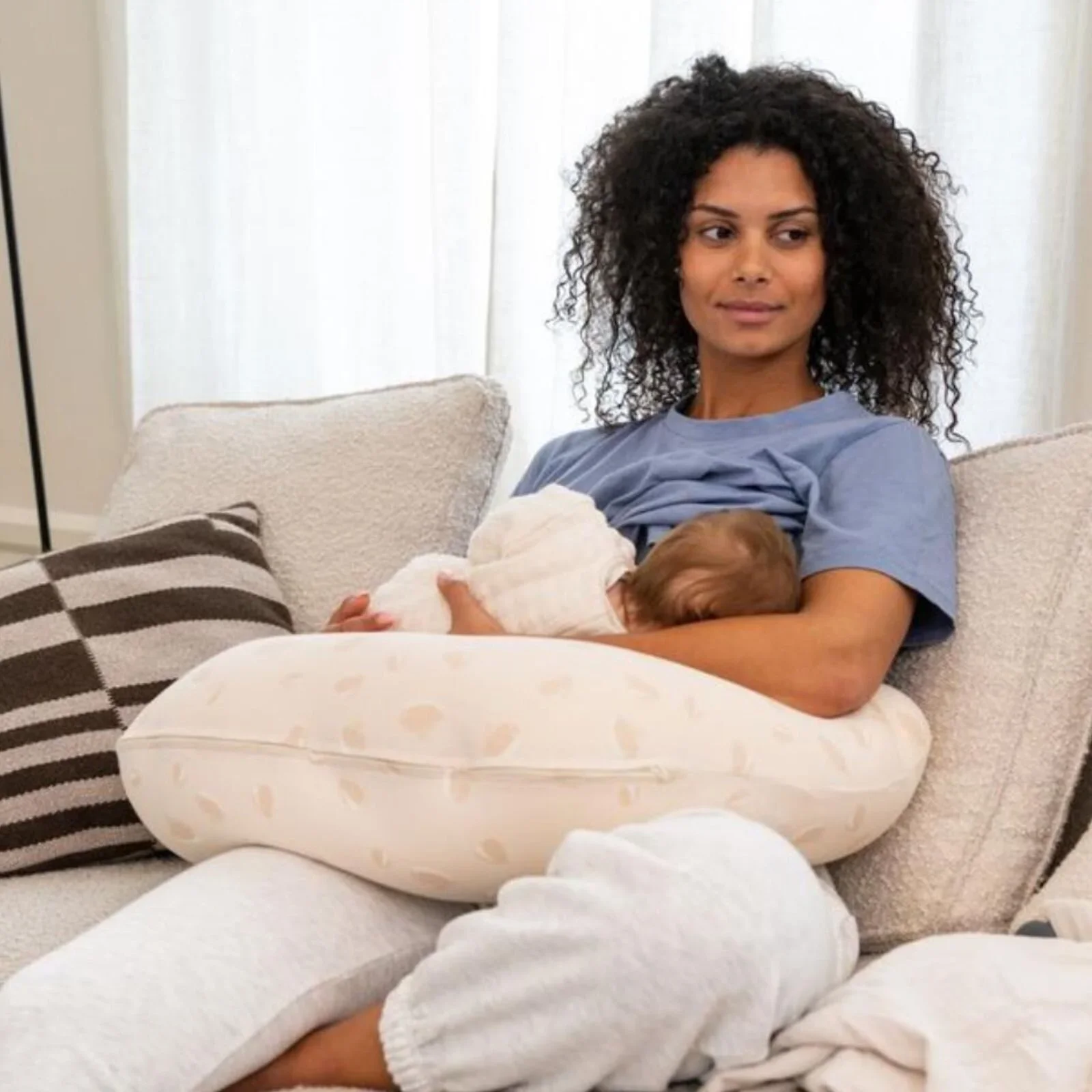 Doomoo Twisty 2-in-1 Petals Pregnancy Pillow - Latte - Image 7