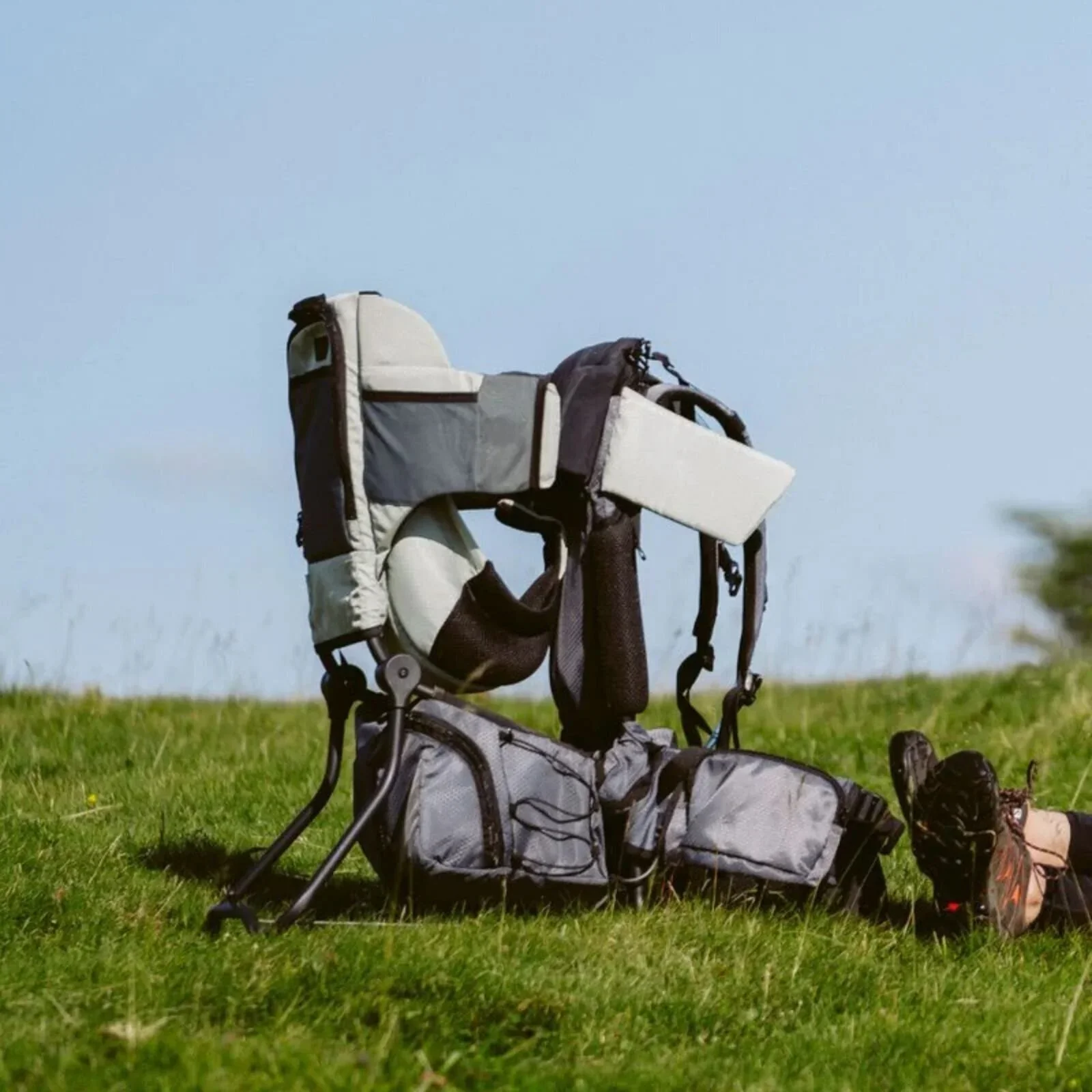 Babymoov Moov & Hike Baby Carrier - Sage Green - Image 3