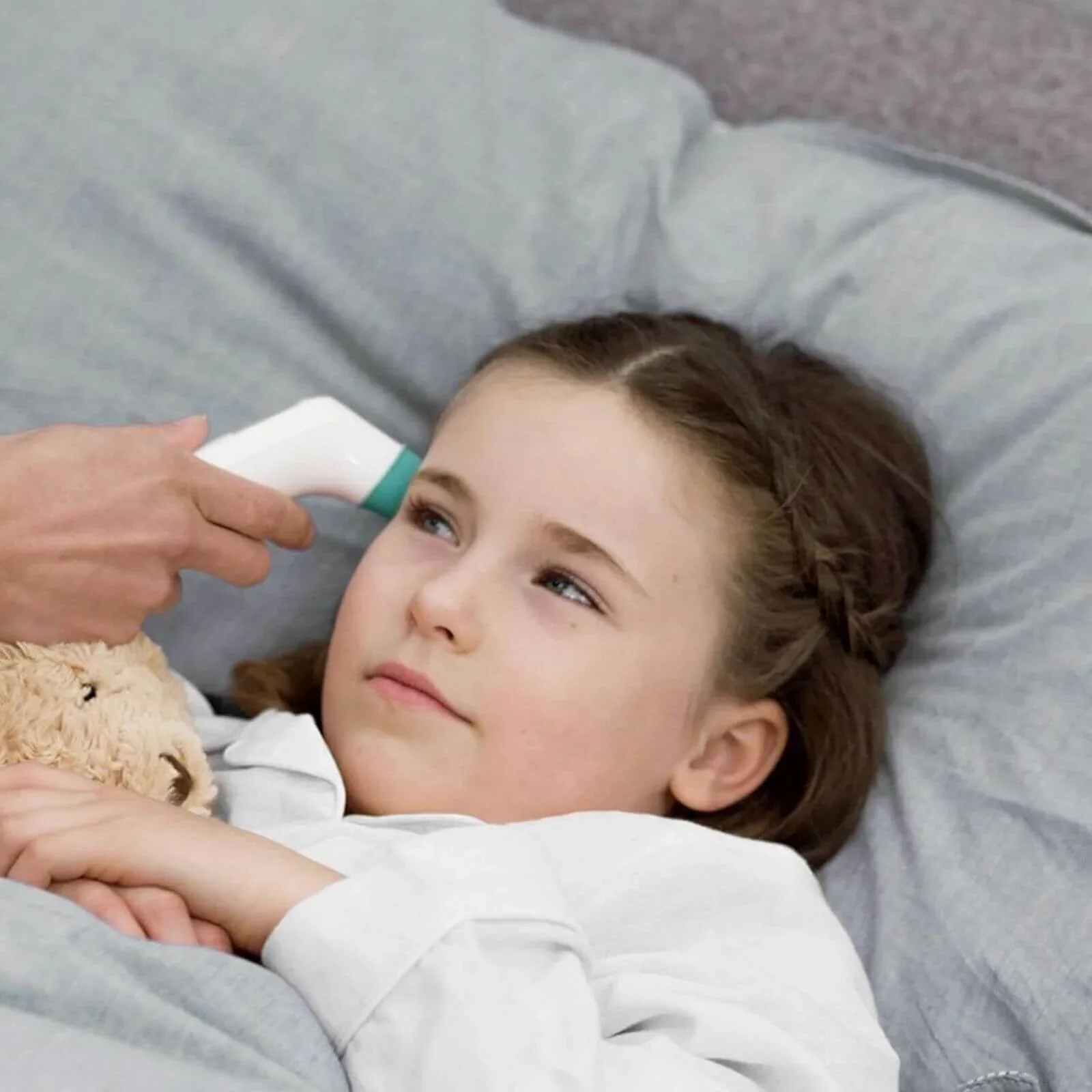 Braun BST200 TempleSwipe Forehead Thermometer - Image 4