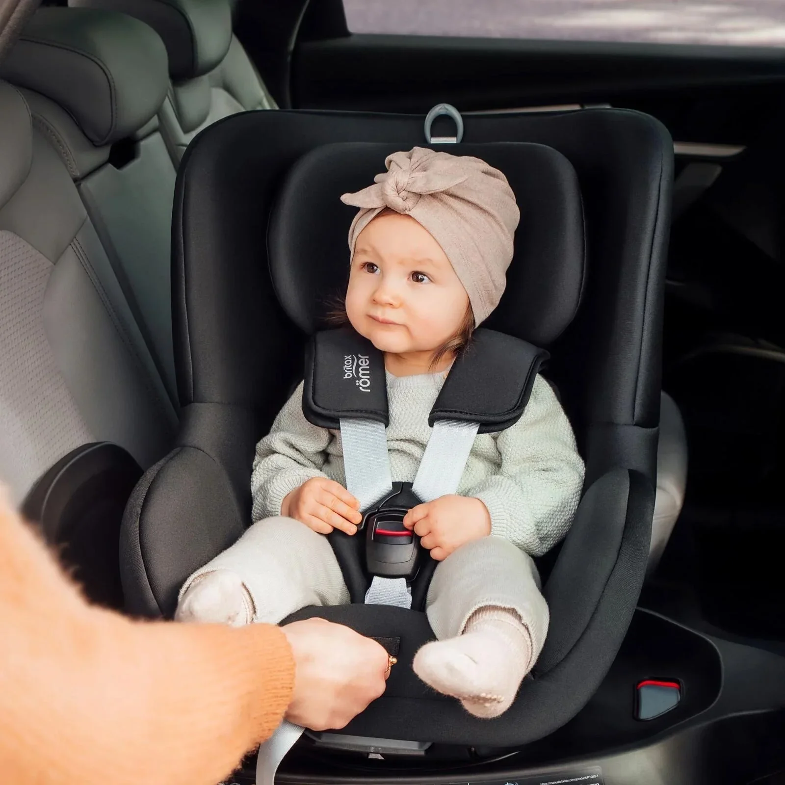 Britax Römer Dualfix M Plus 360 Spin Car Seat - Midnight Grey - Image 8