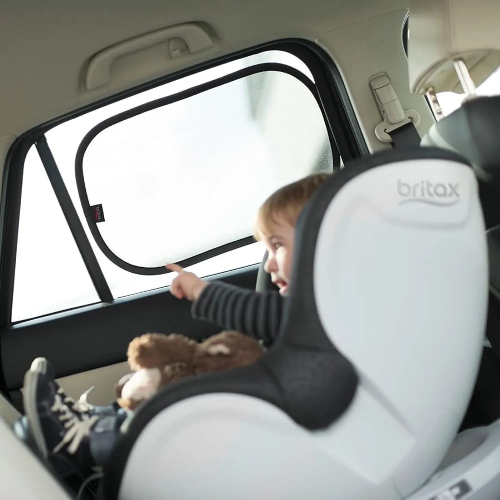 Britax Römer Easy Cling Window Shade - Black - Image 2