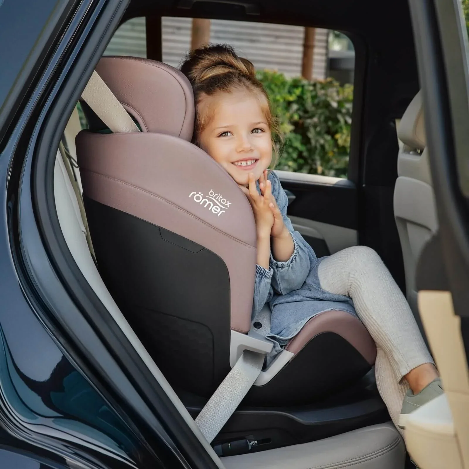 Britax Römer Swivel Car Seat - Midnight Grey - Image 13