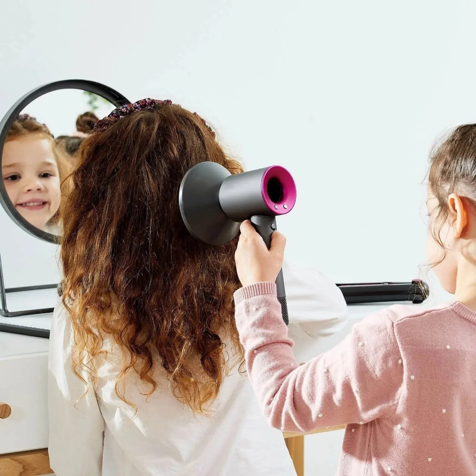 Casdon Dyson Toy Hairdryer Set - Image 4