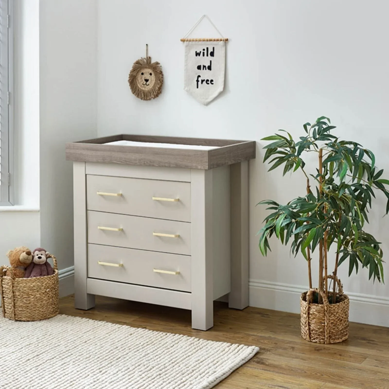 Charnwood Bordeaux Dresser & Baby Changer - Oatmeal - Image 9
