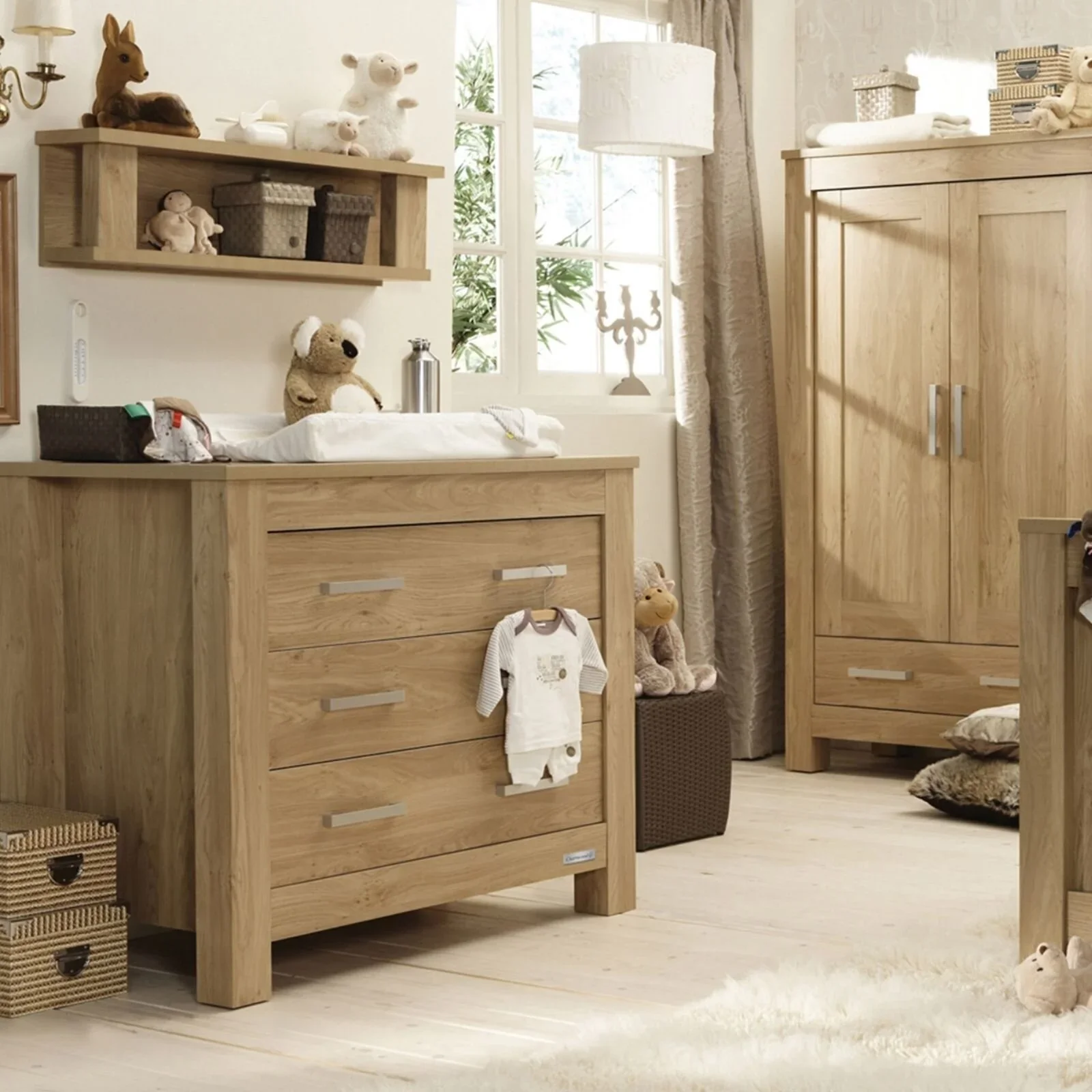 Charnwood Bordeaux Dresser & Baby Changer - Oak - Image 3