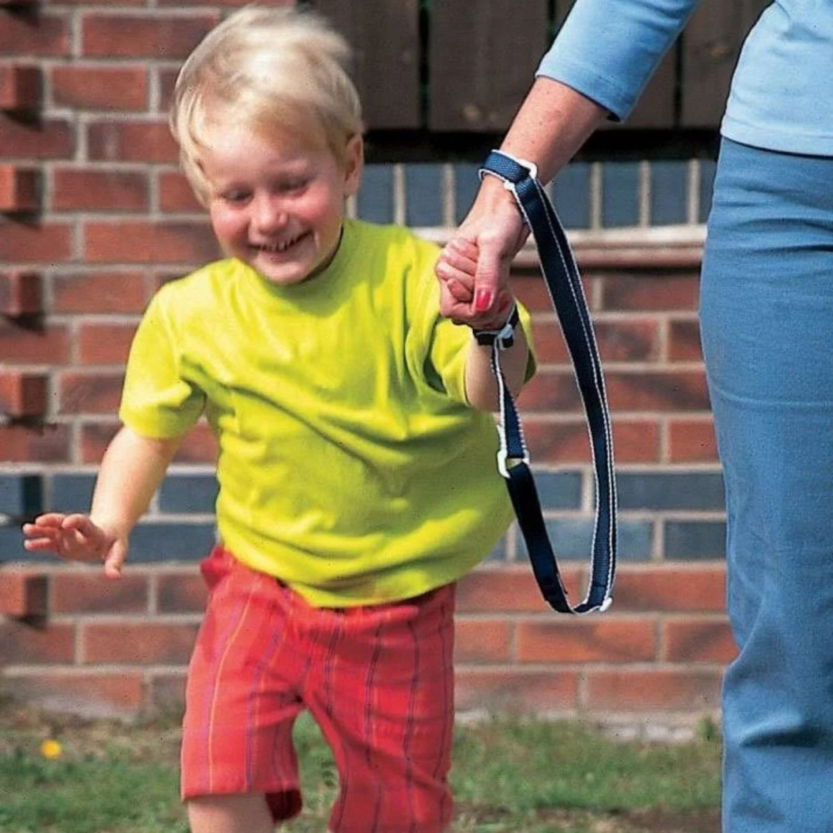 Clippasafe Safety Wrist Link with Shock Absorber - Navy Blue - Image 3