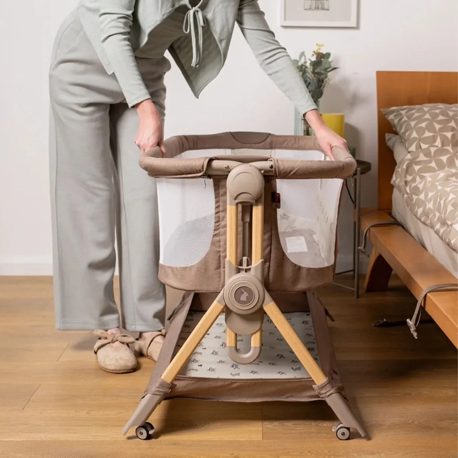 Cosatto Close to Me Folding Bedside Crib - Lollop - Image 11