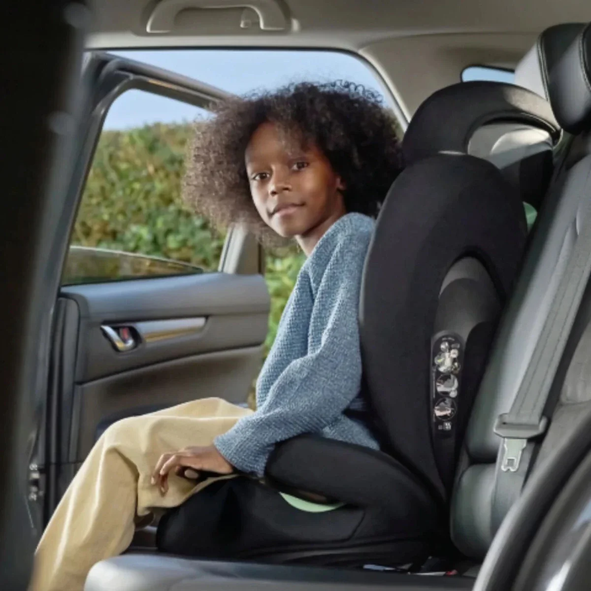 Cybex Solution X i-Fix Group 2/3 Car Seat - Pure Black - Image 9