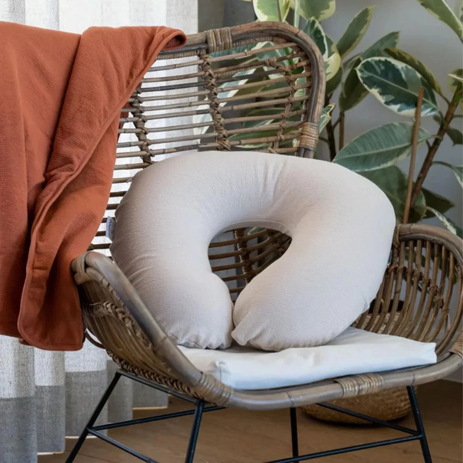 Doomoo Softy Muslin Nursing Pillow - Jersey Sand - Image 3