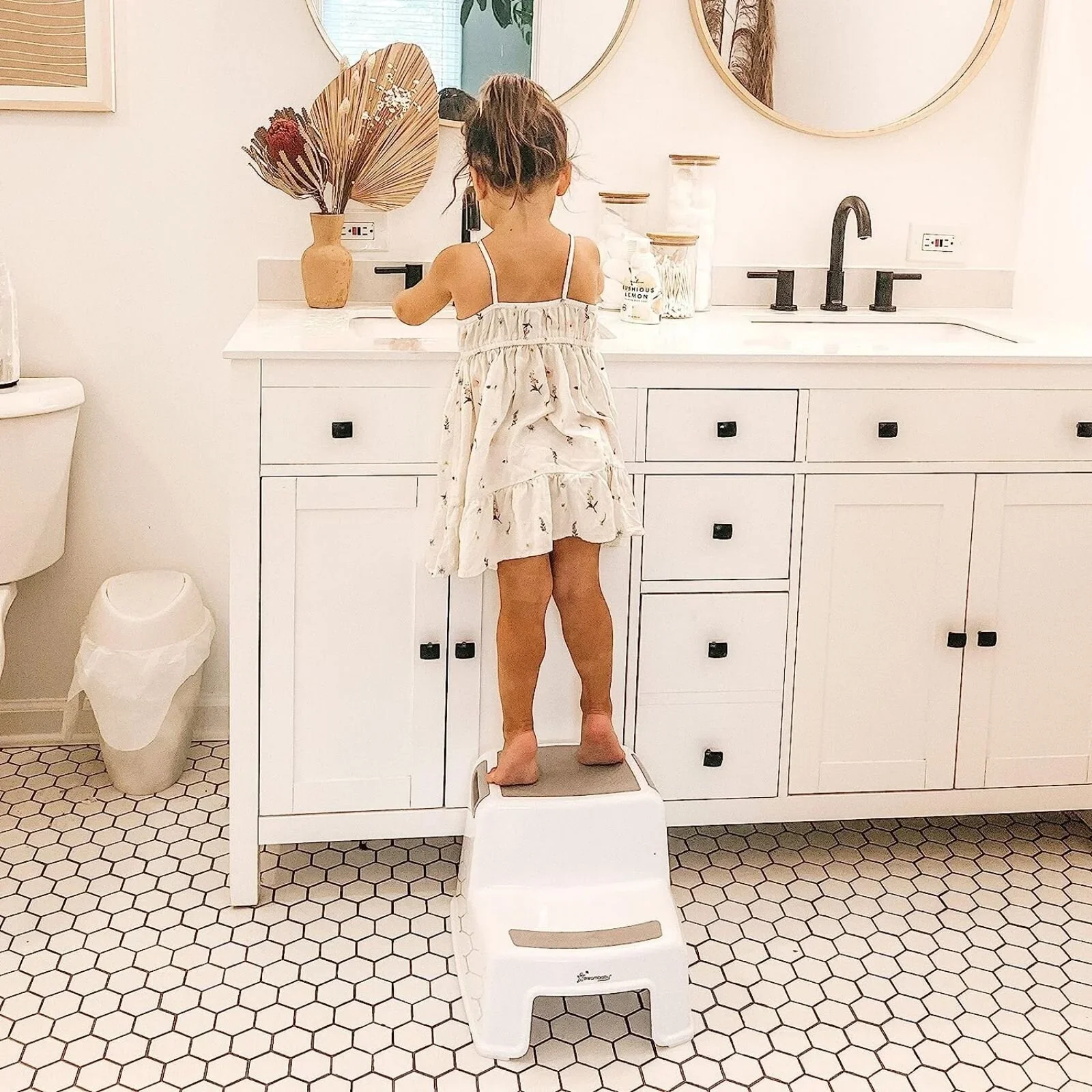 Dreambaby 2-Up Step Stool - Image 3