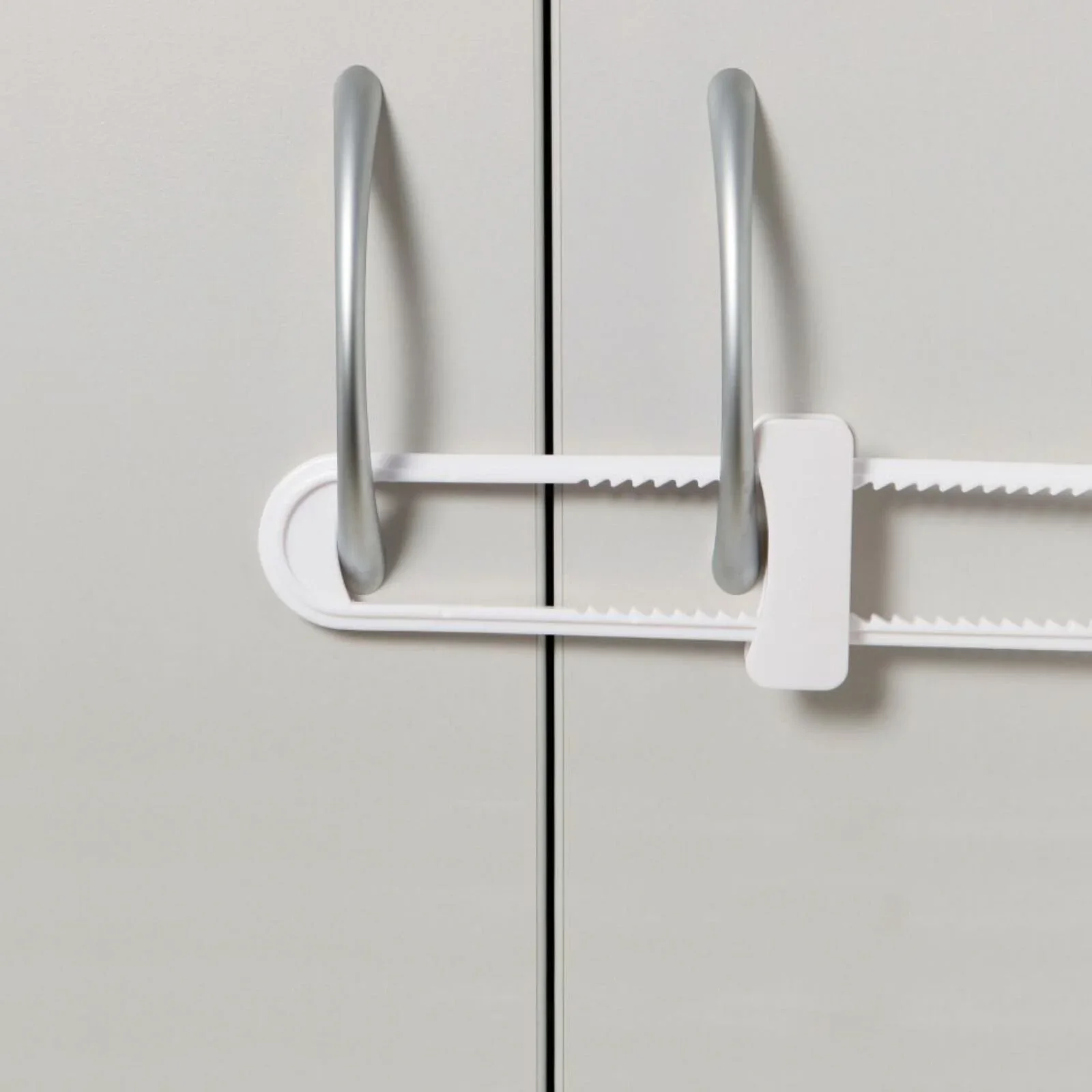 Dreambaby Sliding Cabinet Lock - White - Image 3