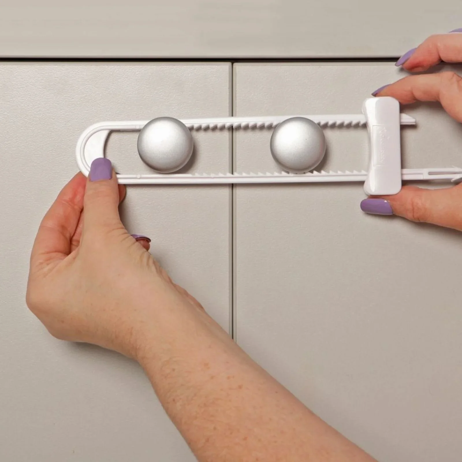 Dreambaby Sliding Cabinet Lock - White - Image 4