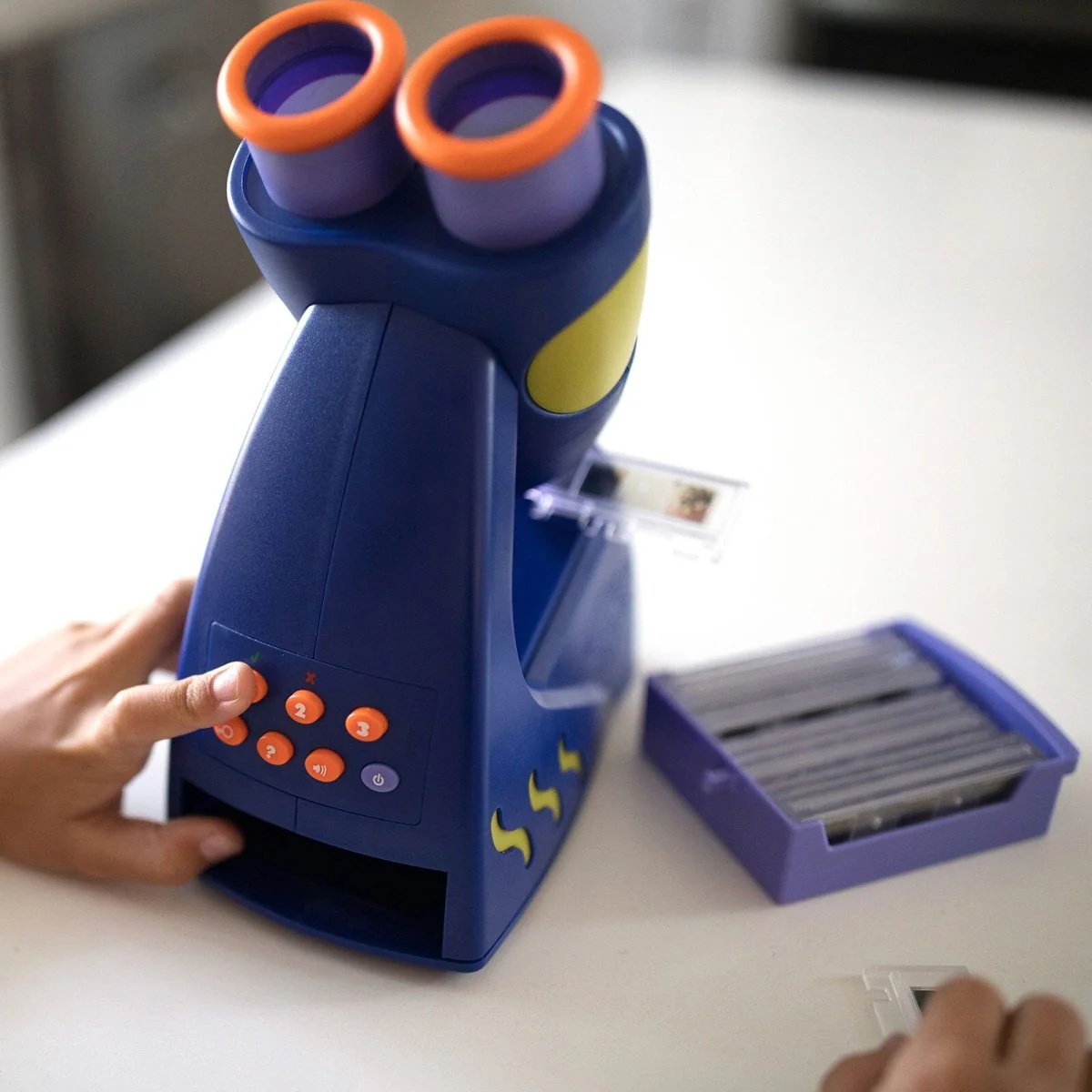 GeoSafari Jr. Talking Microscope - Image 2