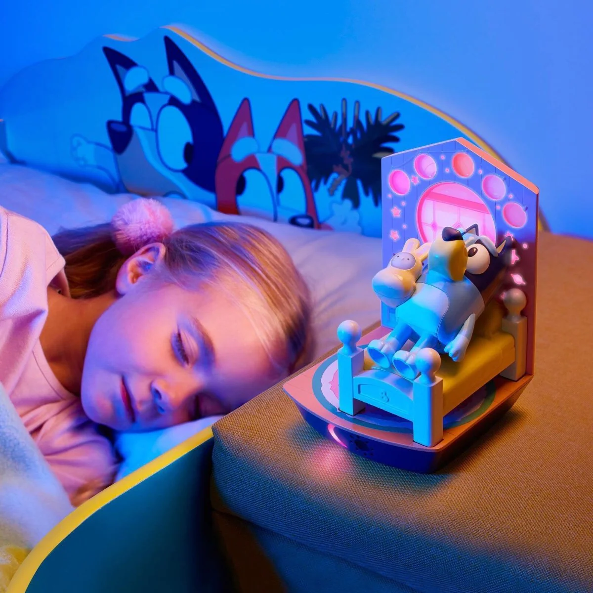GoGlow Bluey Dream 3-in-1 Nightlight, Torch and Sleep Trainer - Image 5
