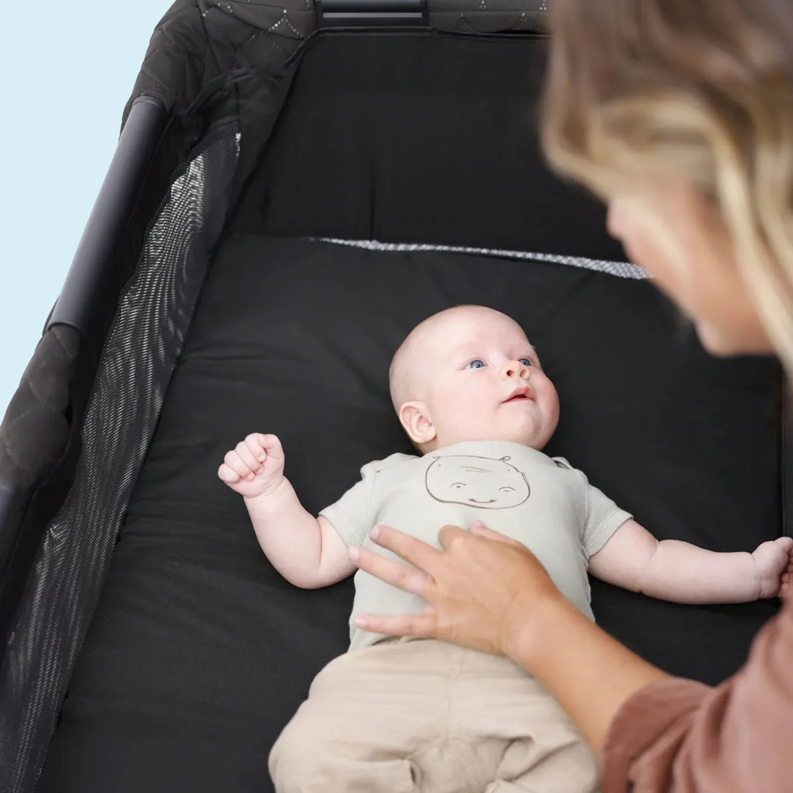 Graco FoldLite LX with Bassinet Travel Cot - Midnight - Image 10