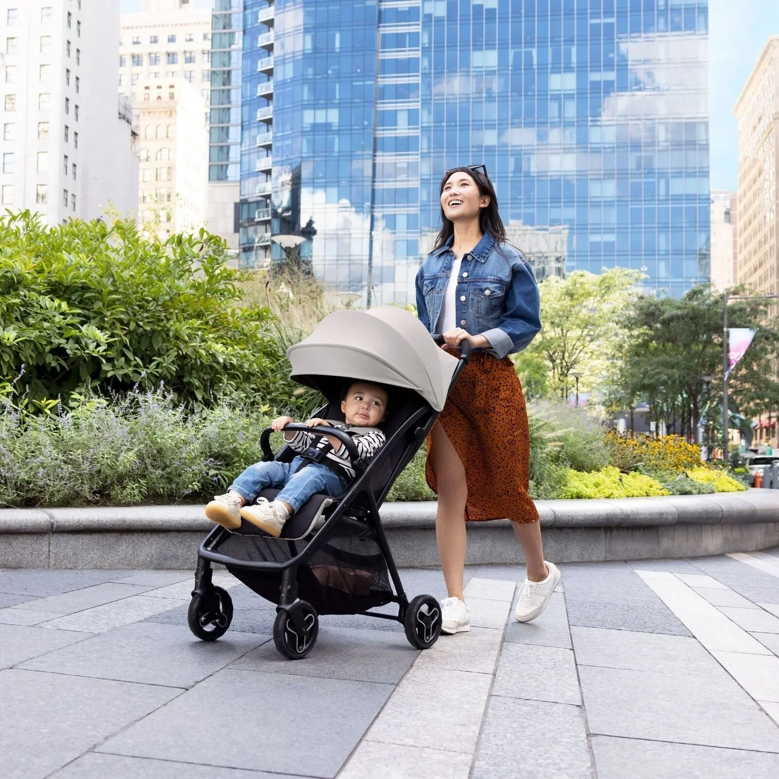 Graco Myavo Quick-folding Lightweight Travel Stroller - Mulberry - Image 7
