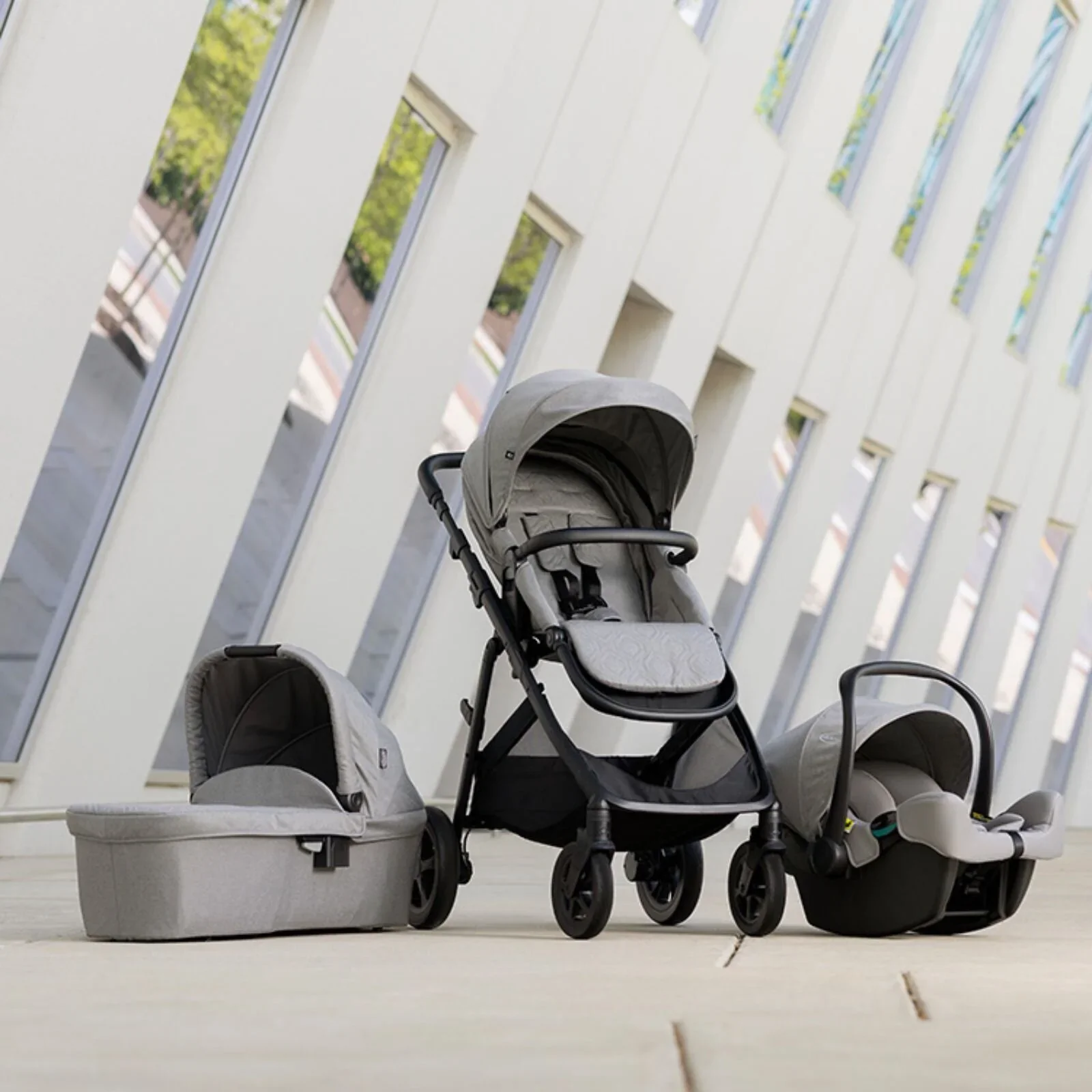 Graco Near2Me DLX Trio Travel System - Ash - Image 14