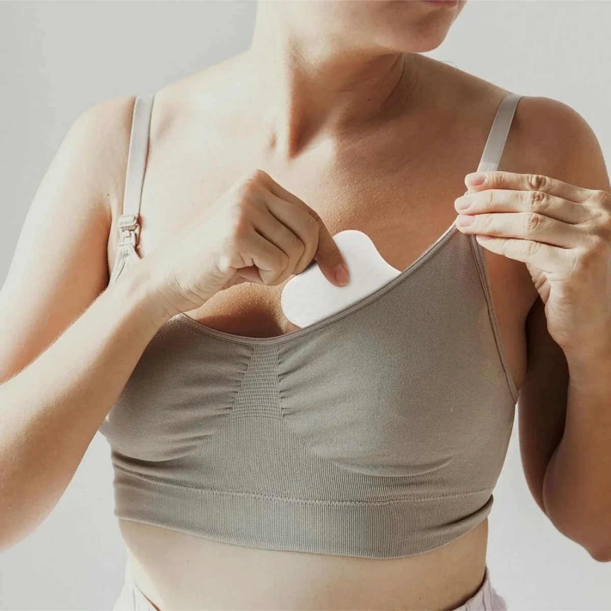 Haakaa Soothing Hydrogel Breast Pads Pack of 8 - Image 6