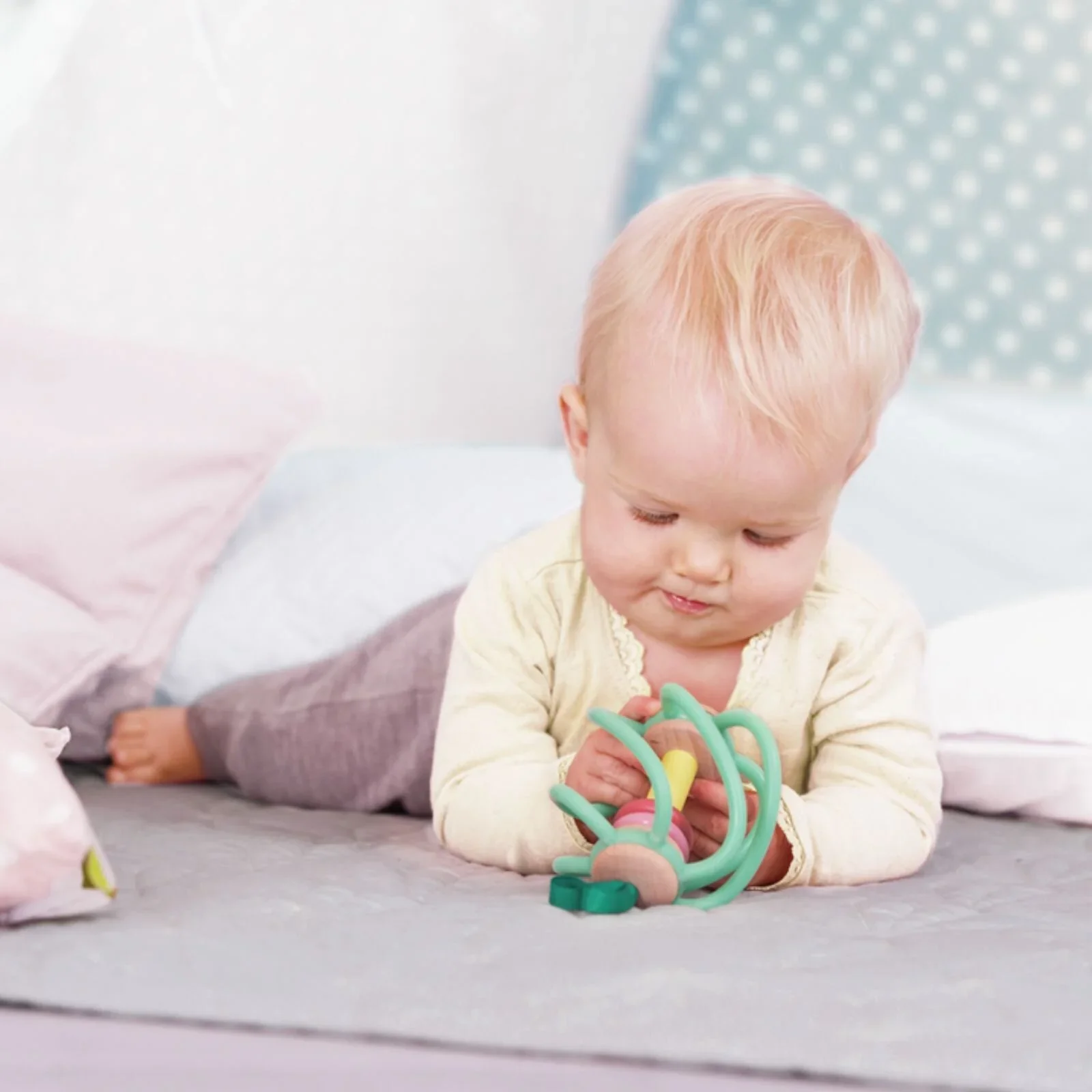 Hape Apple Grab Toy - Image 6