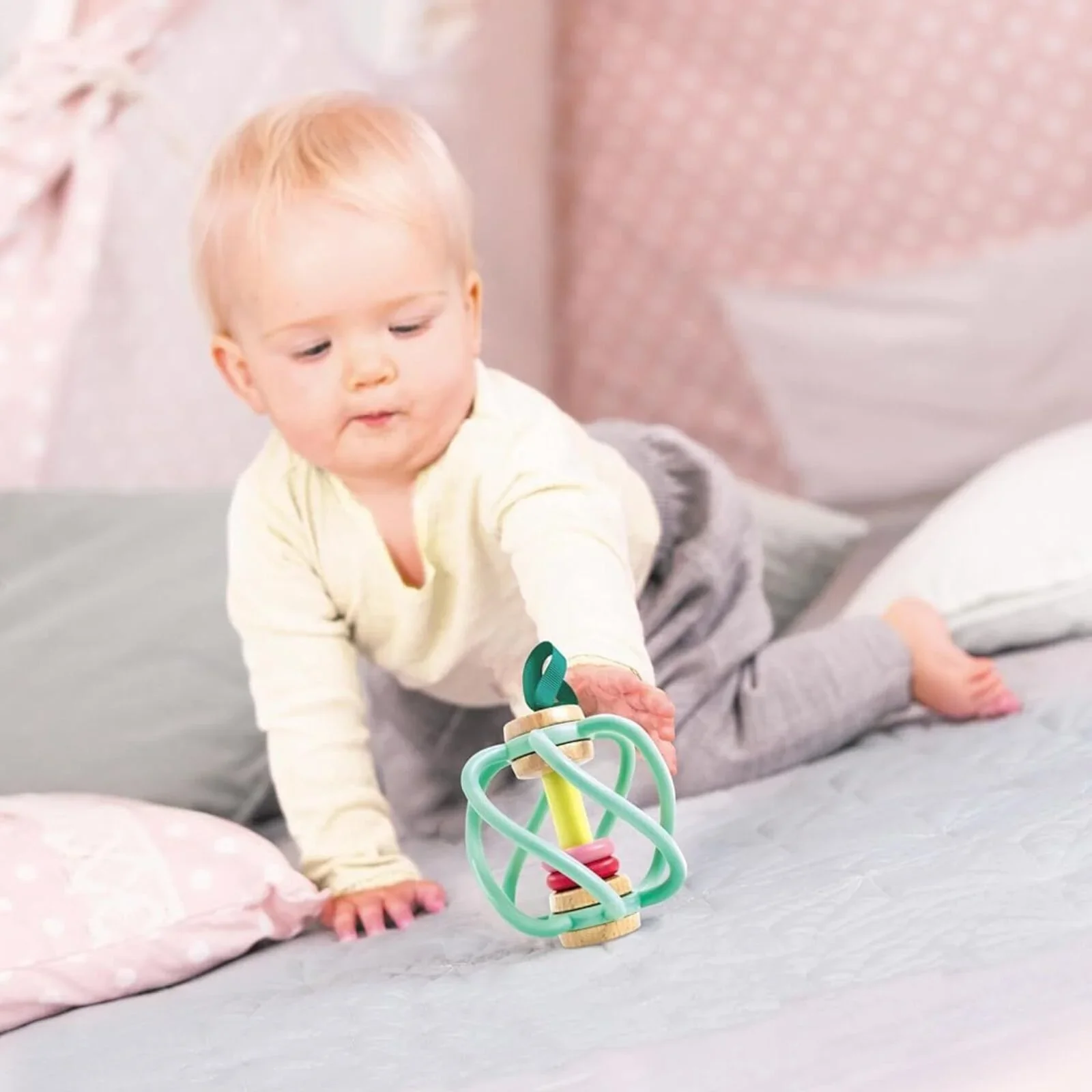 Hape Apple Grab Toy - Image 7