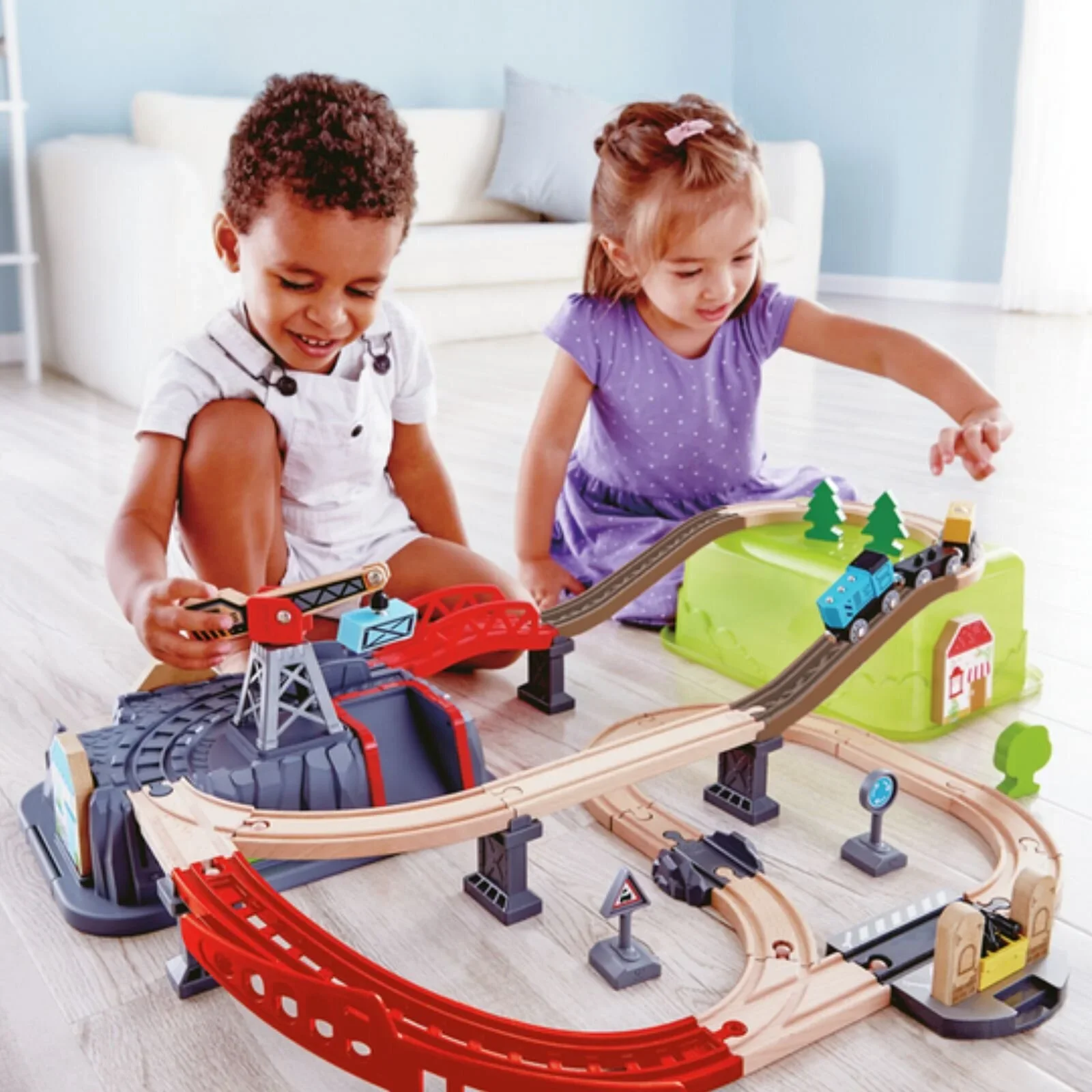 Hape Railway Bucket Builder Set - Image 6