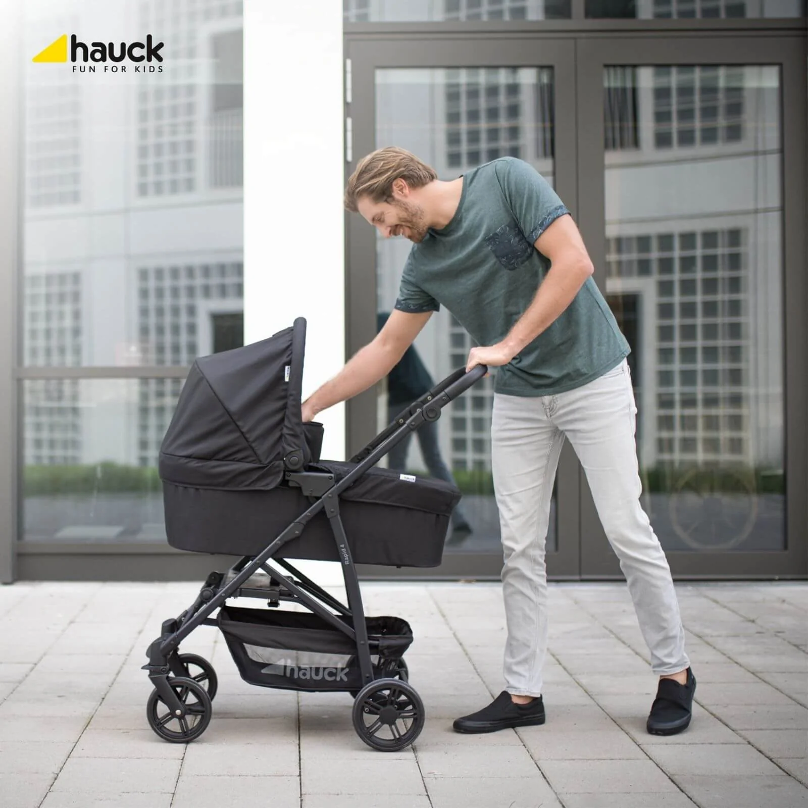 Hauck Rapid 4 Trioset with Base - Grey - Image 7