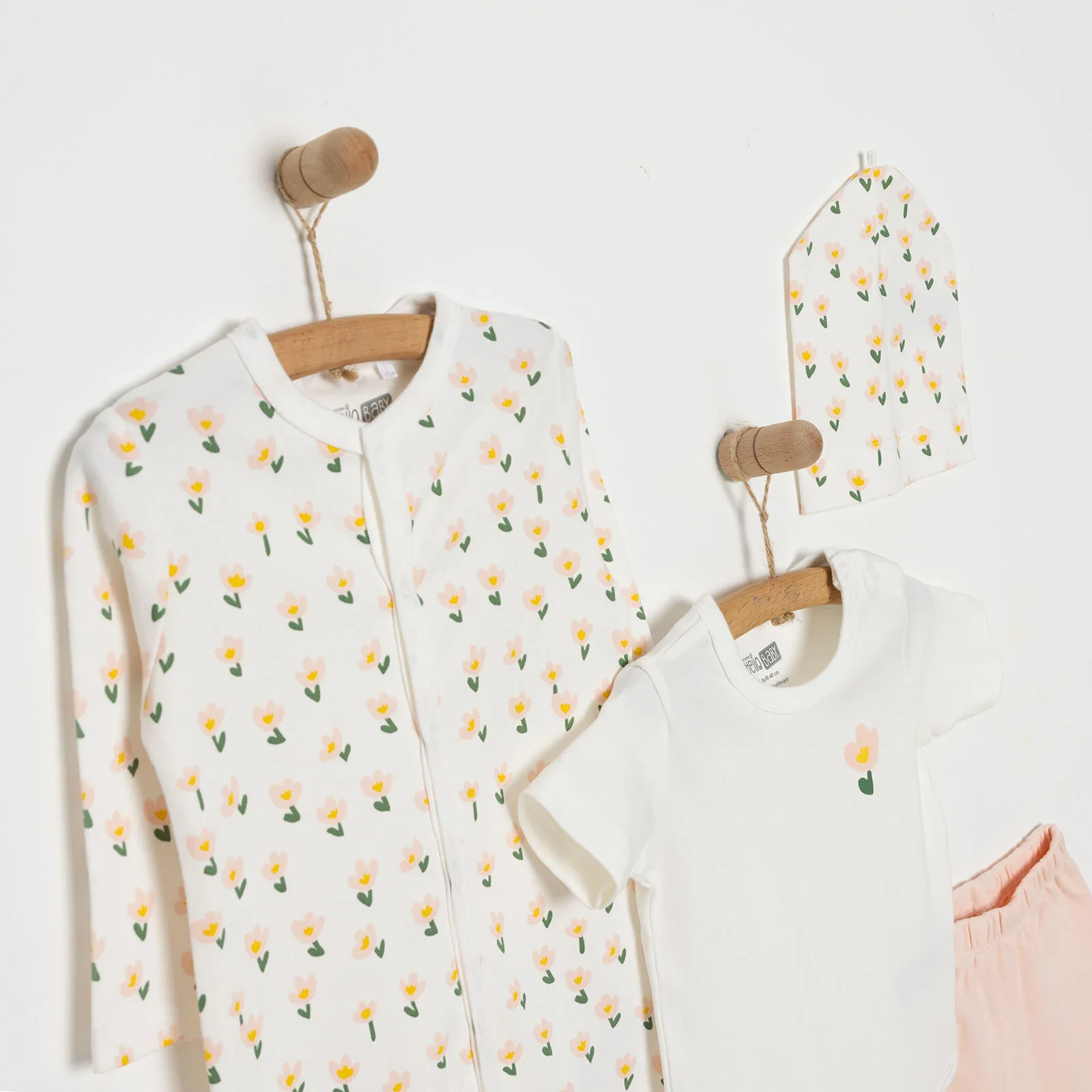 HelloBaby Girl Newborn Set 4 pcs - Pink - Image 3
