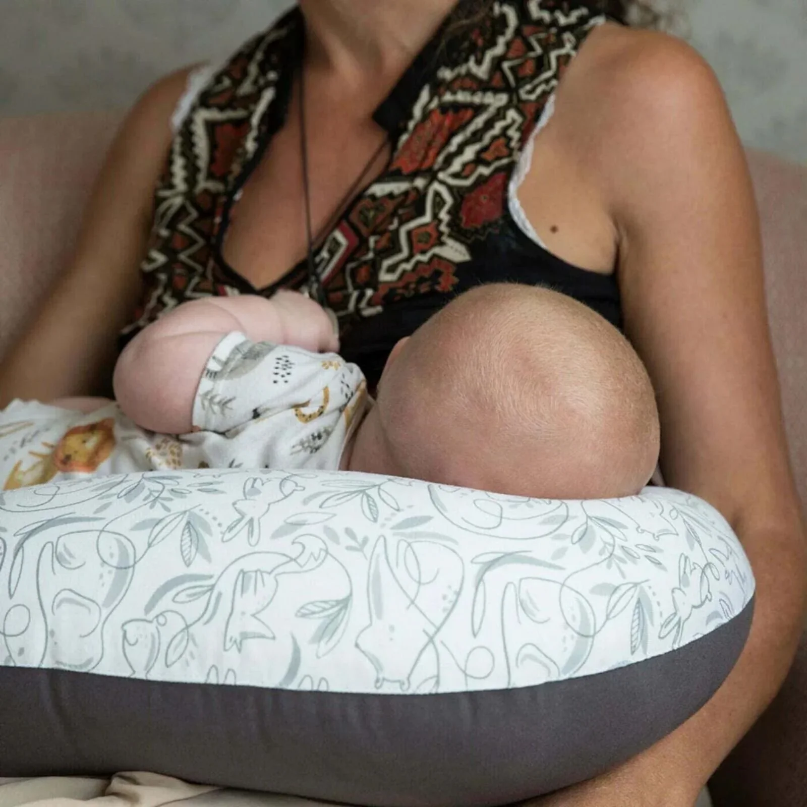 Hippychick Feeding Pillow - Animal Friends Grey - Image 4
