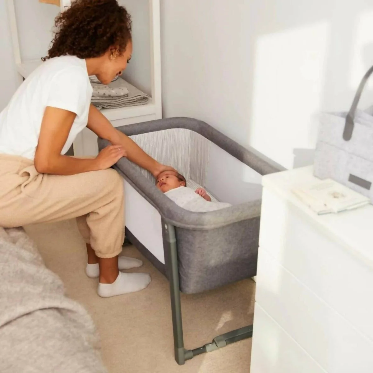 Ickle Bubba Mini Rocker Crib - Space Grey - Image 7