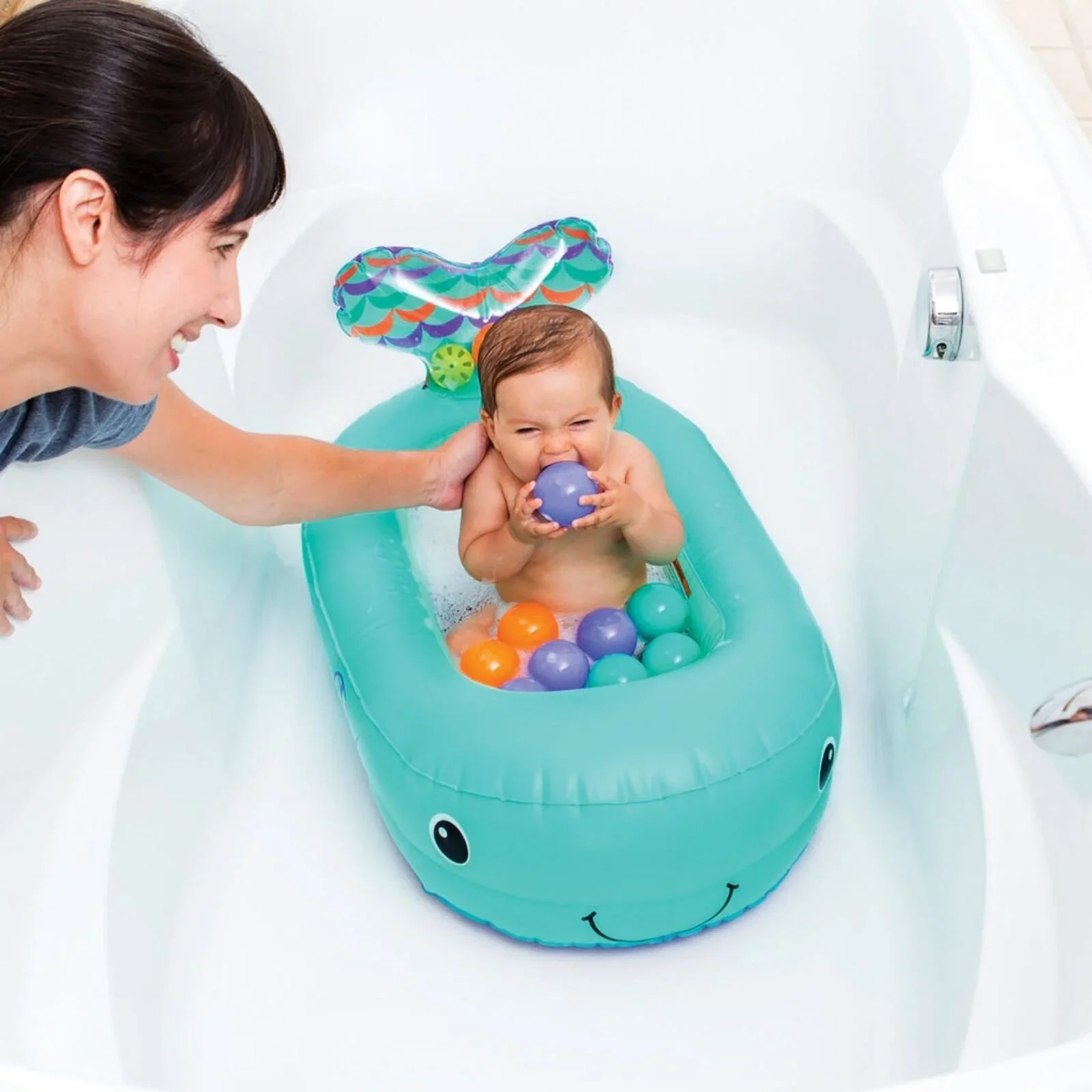 Infantino Whale Bubble Inflatable Bath Tub - Image 3