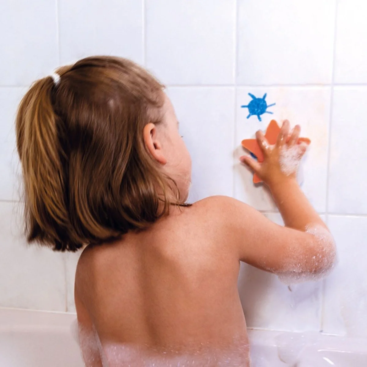 Janod Colouring in the Bath - Image 6