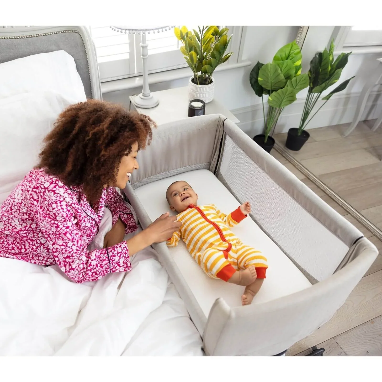 Joie Roomie Go Baby Bedside Crib - Clay - Image 10