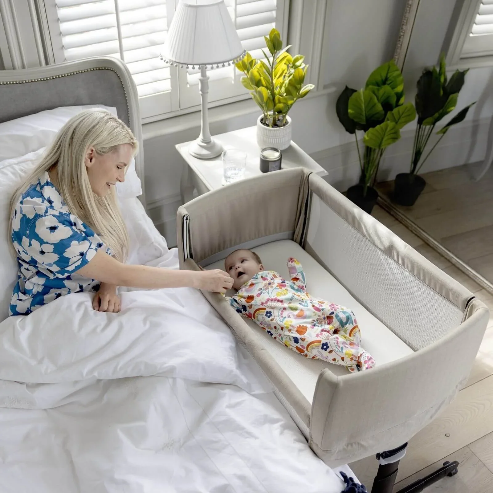 Joie Roomie Go Bedside Crib - Shale - Image 10