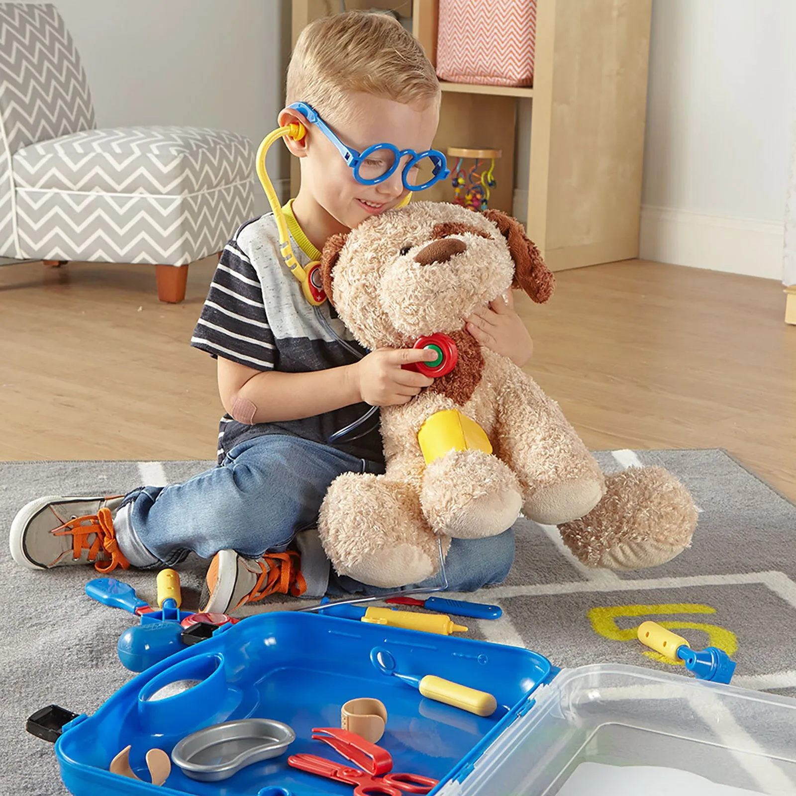 Learning Resources Pretend & Play Doctor Set - Image 5