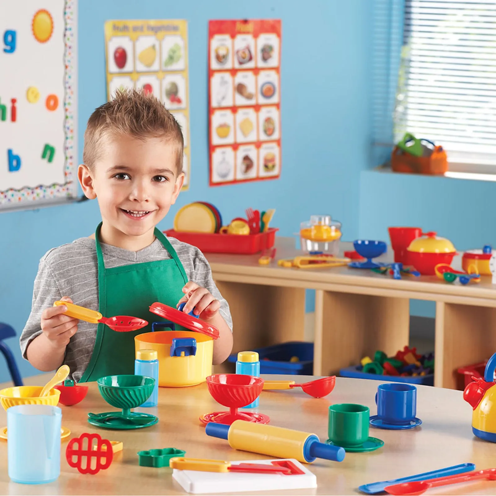 Learning Resources Pretend & Play Great Value Kitchen Set - Image 5