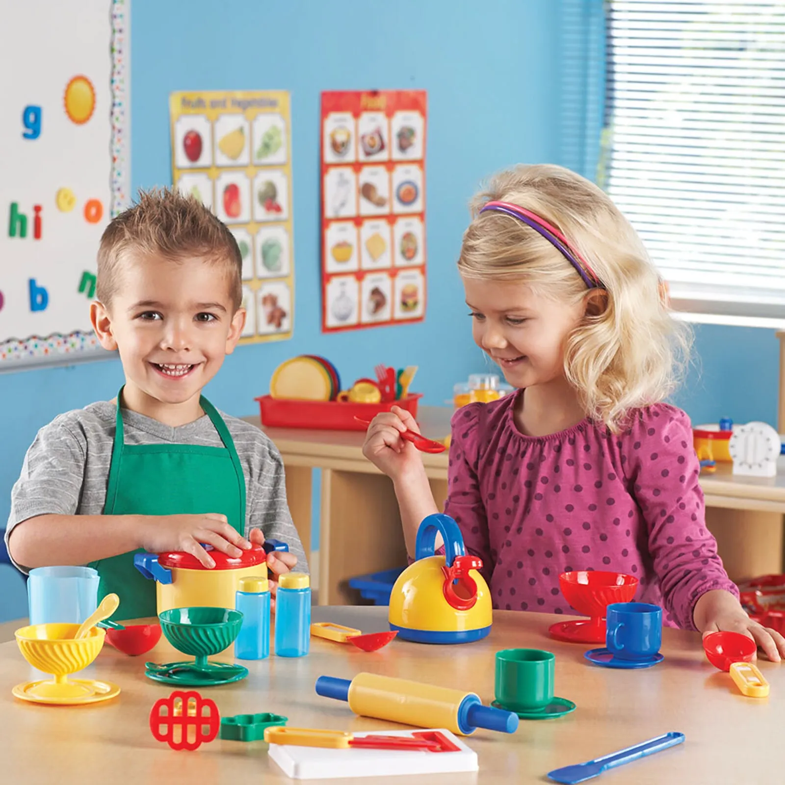 Learning Resources Pretend & Play Great Value Kitchen Set - Image 6