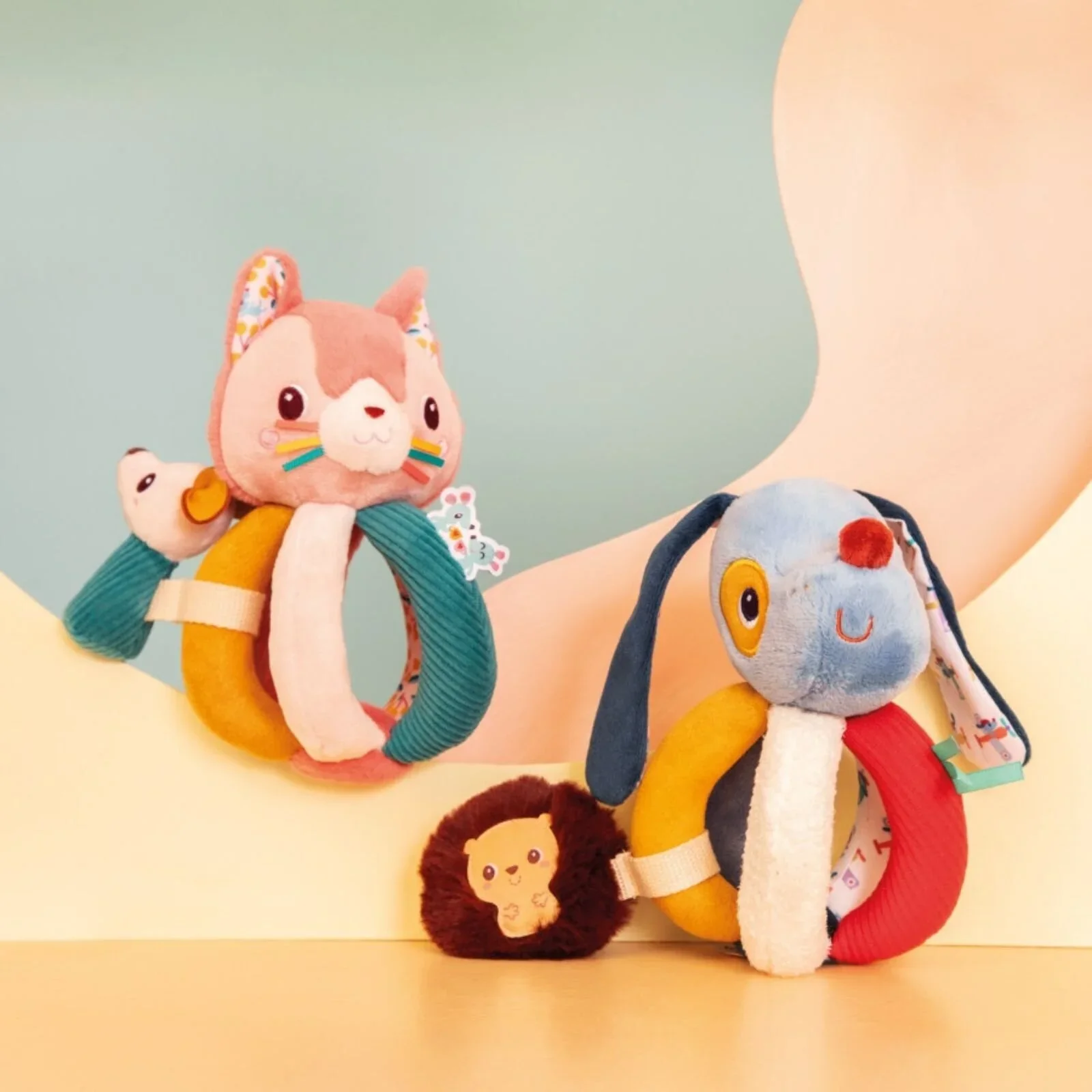 Lilliputiens Jeanne Rattle with Handles - Image 3
