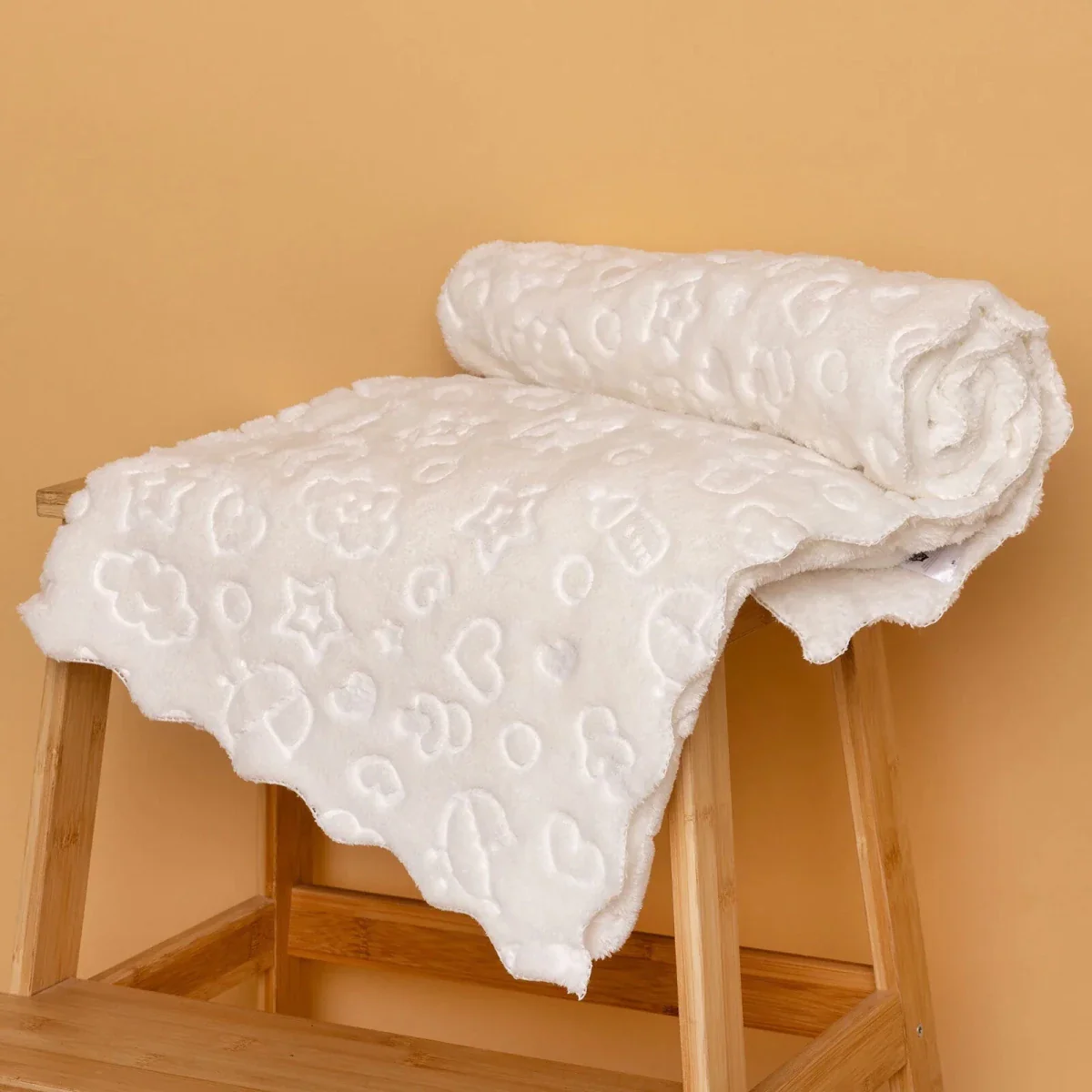 Little Dreams Unisex Plush Blankets - Ecru - Image 3