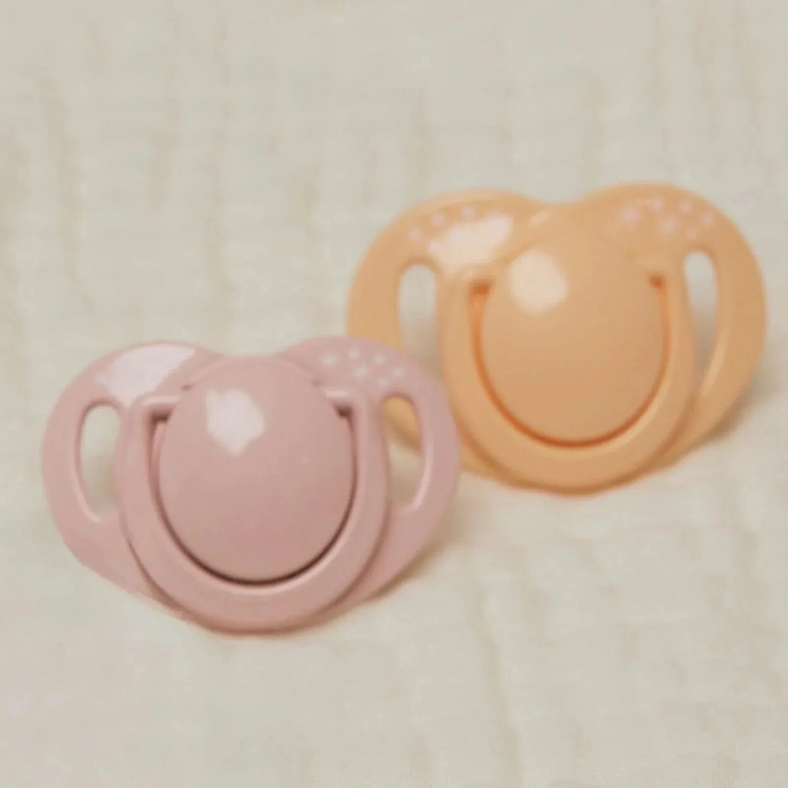 Mamajoo Orthodontic Soothers with Steriliser Box 12+ months Pack of 2 - Powder Pink & Blush - Image 7