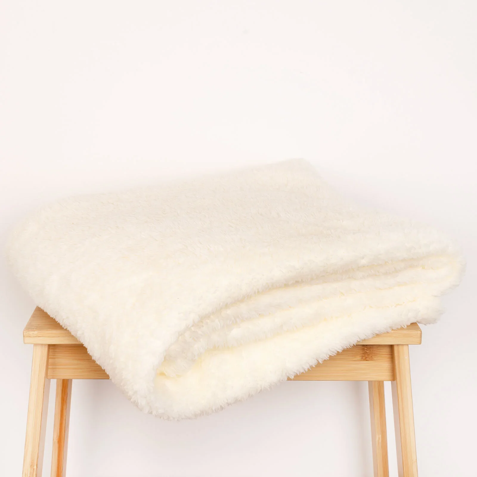 Markaev Unisex Blanket - White - Image 3