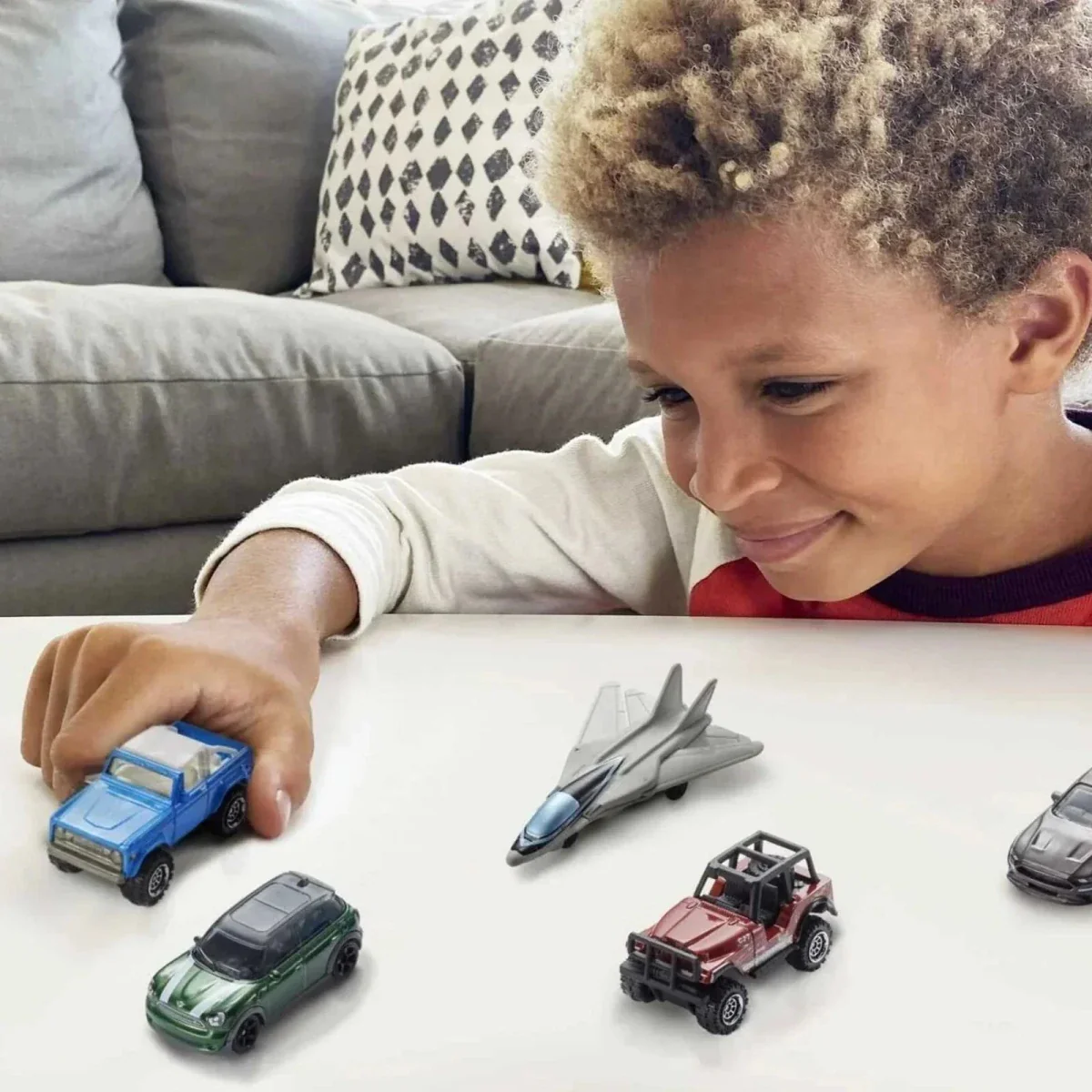 Matchbox 1:64 Scale Basic Cars 5 pcs Assorted - Image 2