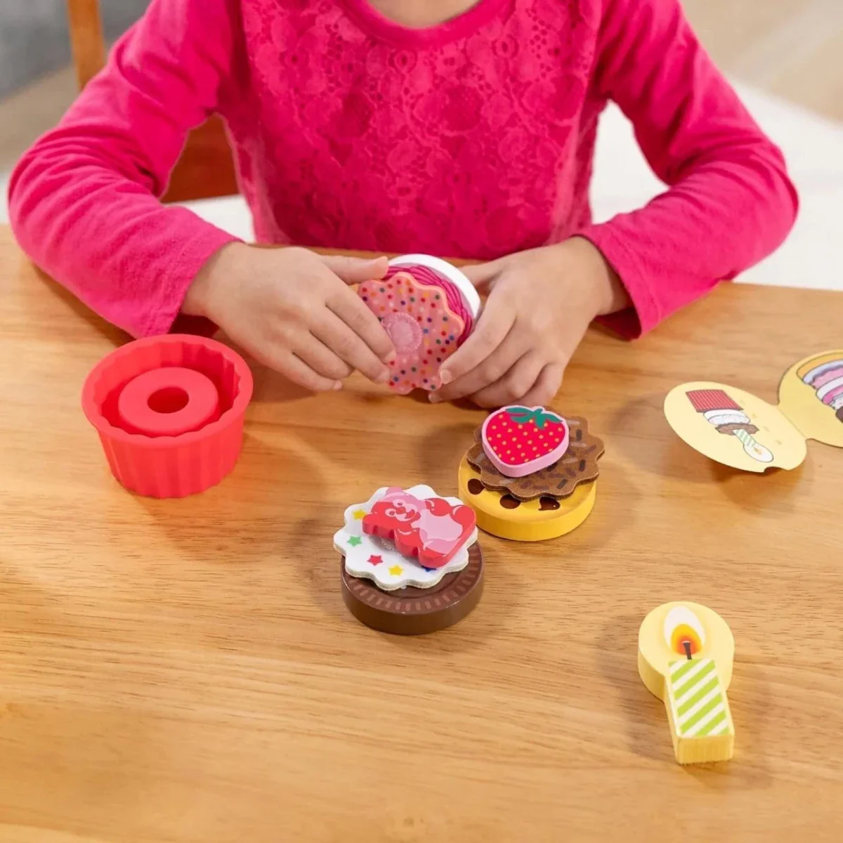 Melissa & Doug Play to Go Cake & Cookies Play Set - Image 8