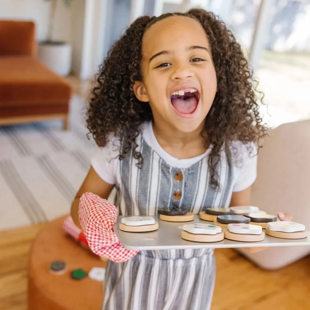 Melissa & Doug Wooden Slice & Bake Cookie Set - Image 7