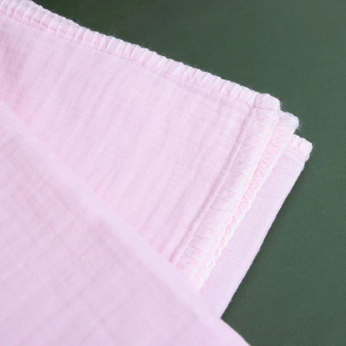 Mollia Unisex Muslin Blanket - Pink - Image 4