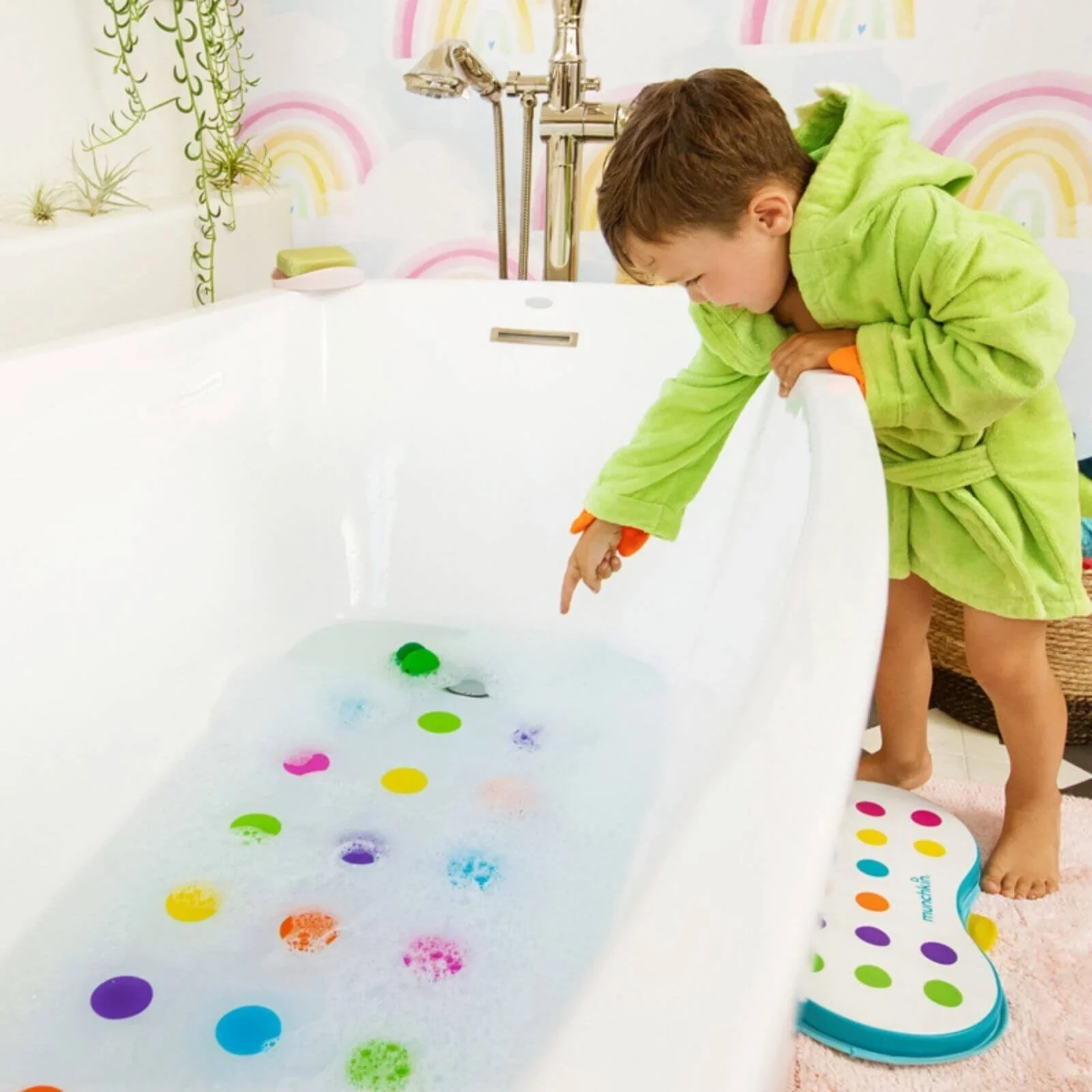 Munchkin Dandy Dots Non-Slip Baby & Toddler Bath Mat - Image 3