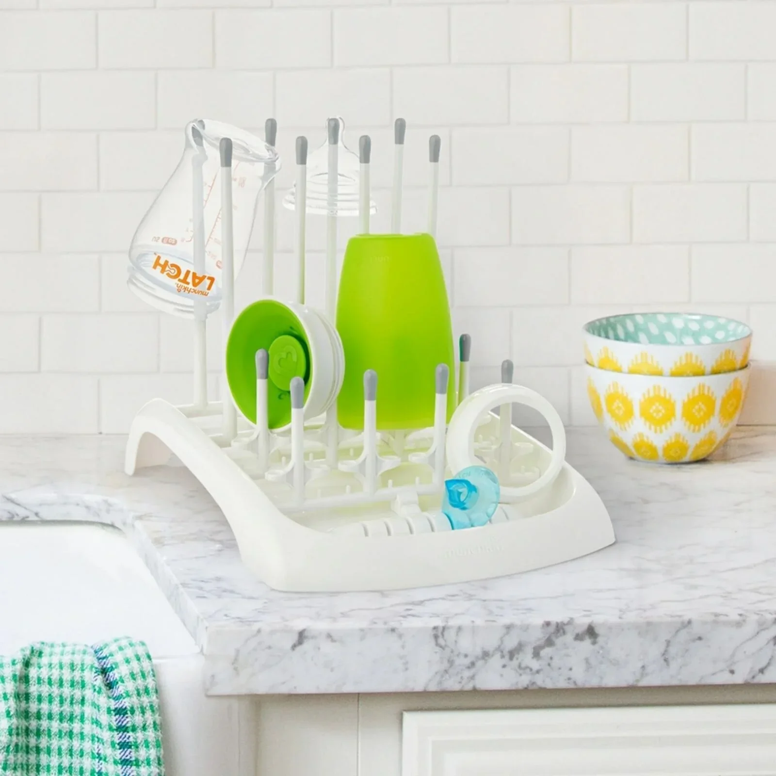 Munchkin Fold Deluxe Bottle Drying Rack - Image 5